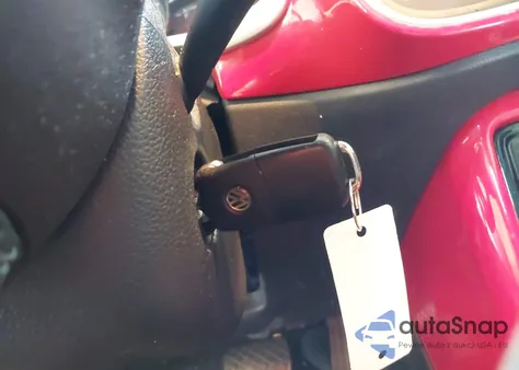 2017 Volkswagen Beetle #Pinkbeetle/1.8T Classic/1.8T S/1.8T Se/1.8T Sel z USA, uszkodzony, nr VIN 3VW517AT4HM824092